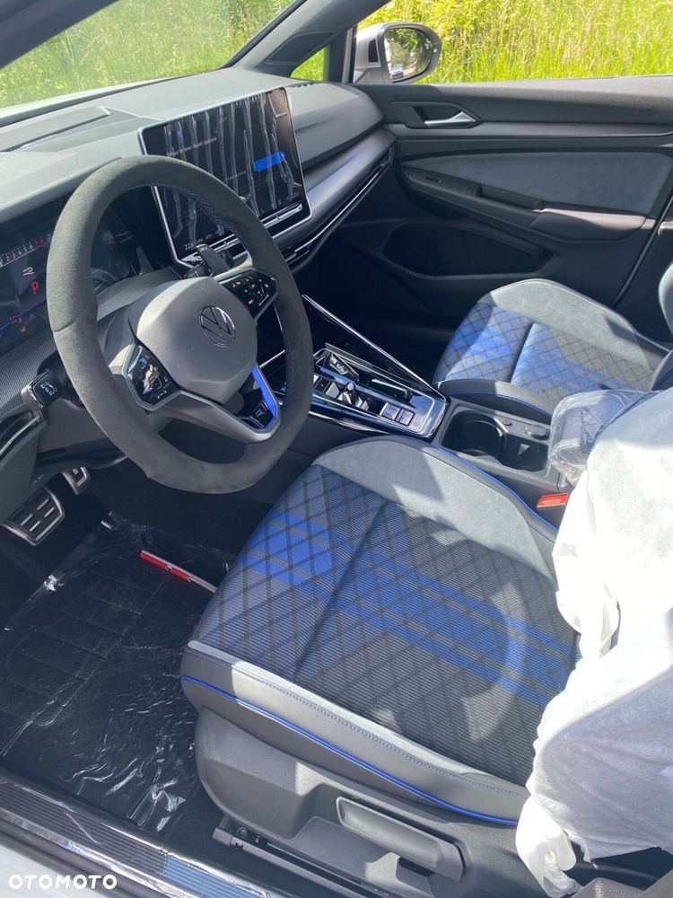 Volkswagen Golf - 8
