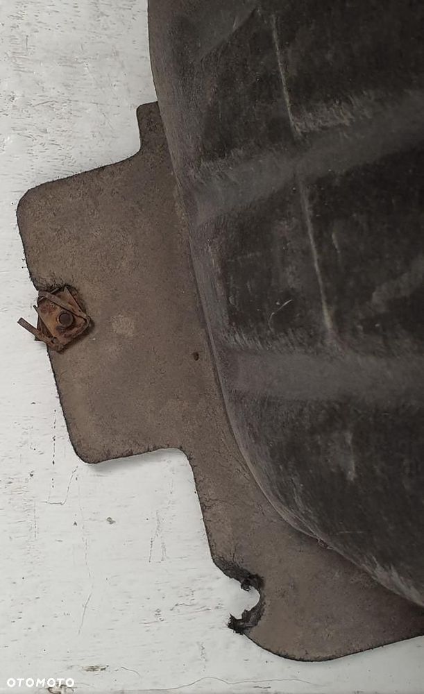 NADKOLE PRAWY TYŁ TYLNE ASTON MARTIN RAPIDE - 3