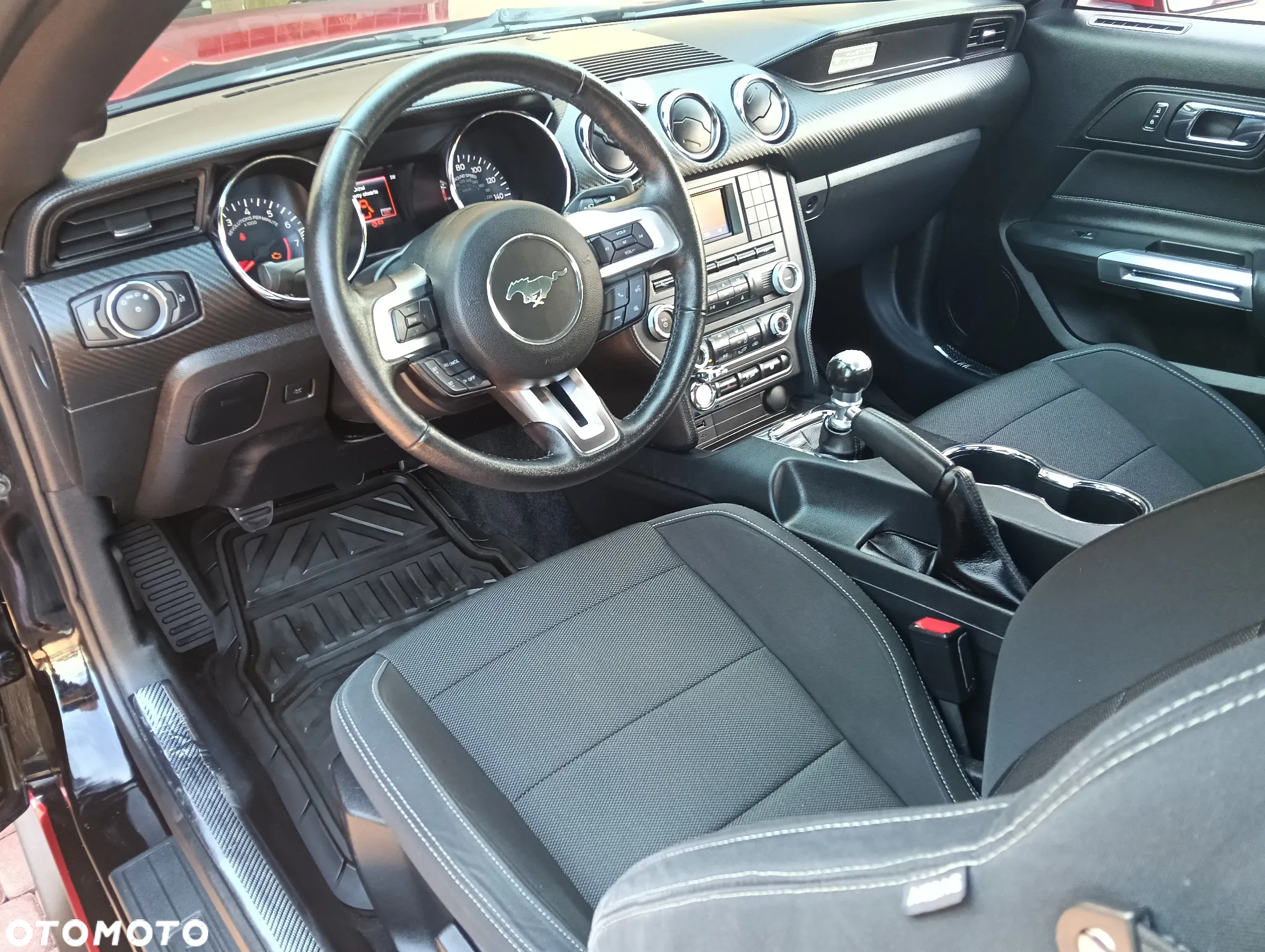 Ford Mustang - 28