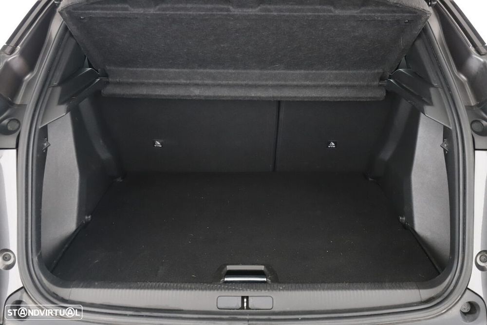 Peugeot 2008 1.2 PureTech Active EAT8 - 13