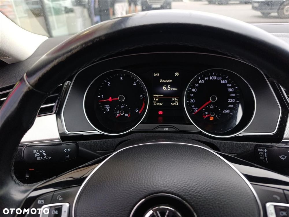 Volkswagen Passat - 14