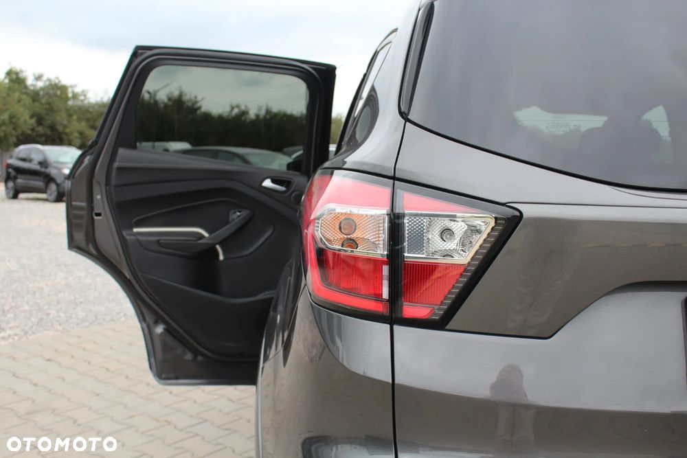 Ford Kuga 1.5 EcoBoost 2x4 Vignale - 28