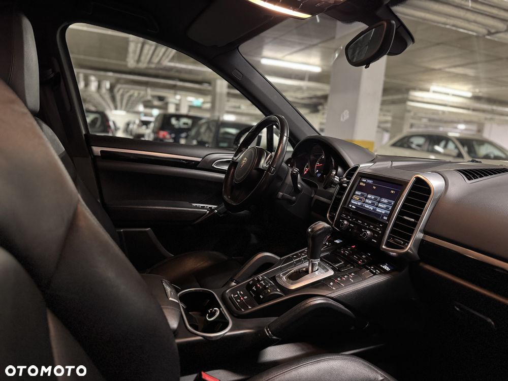Porsche Cayenne - 4