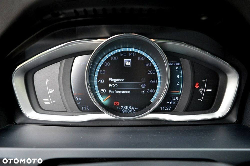 Volvo V60 D3 Drive-E R-Design Momentum - 19
