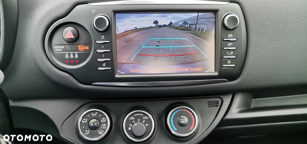 Toyota Yaris 1.5 Life - 11