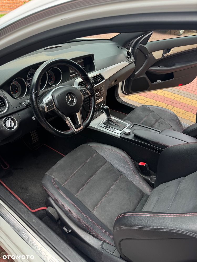 Mercedes-Benz Klasa C 250 CGI BlueEff Sport - 8