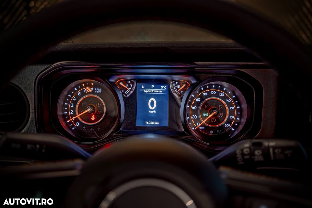 Jeep Wrangler 2.0 Turbo AT8 Sahara - 24