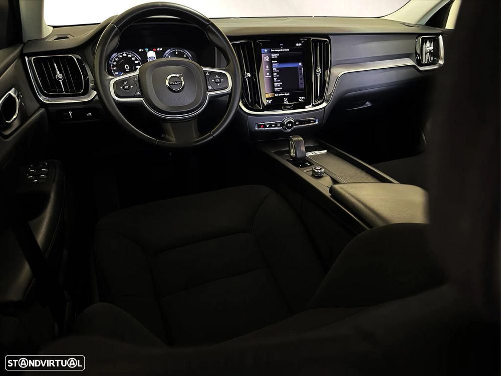 Volvo V60 2.0 B4 Momentum Geartronic - 9