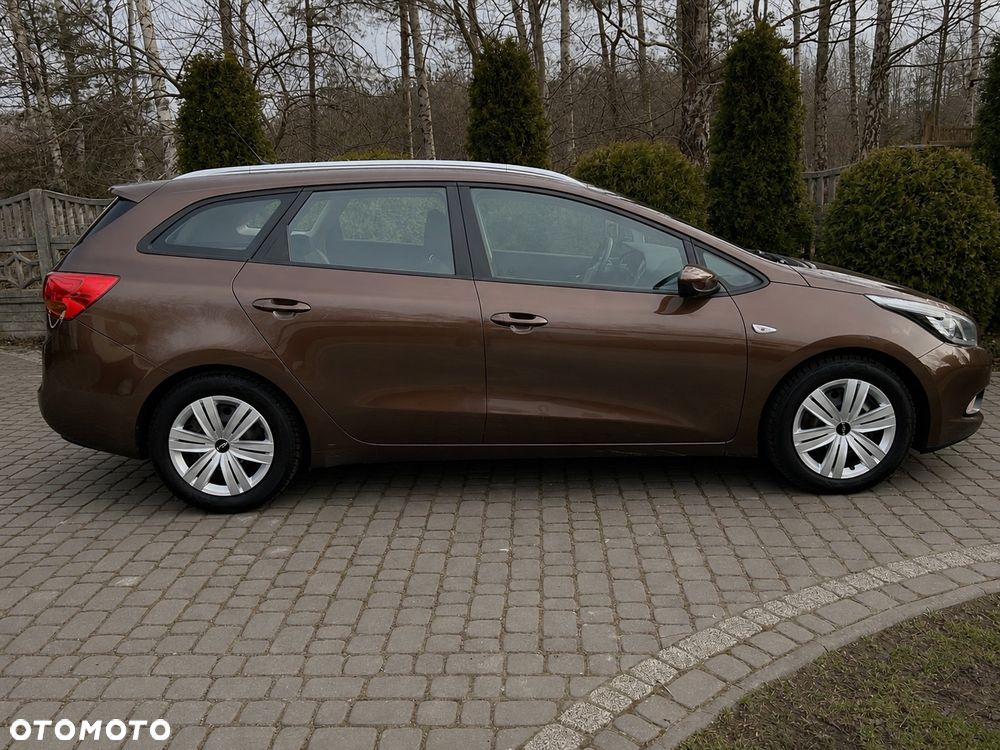Kia Ceed 1.6 GDI ISG Dream-Team Edition - 4