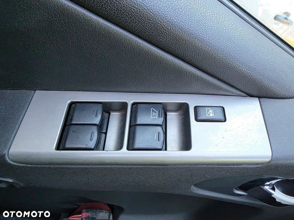 Nissan Pathfinder 2.5 DCi Sport / SE - 16