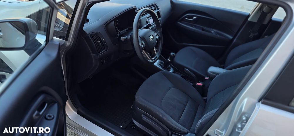 Kia Rio 1.2 Attract - 5