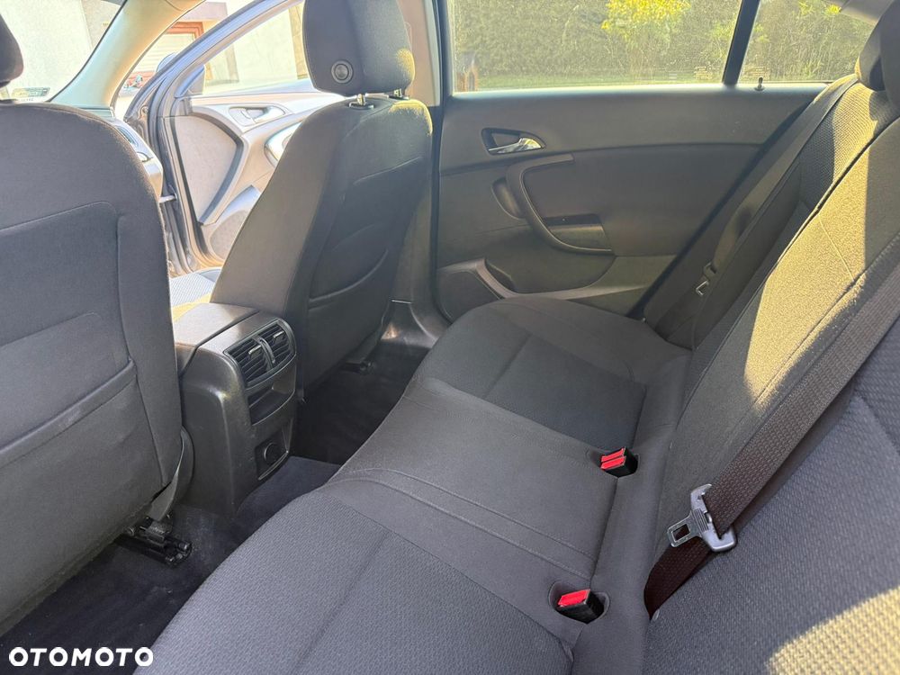 Opel Insignia - 17