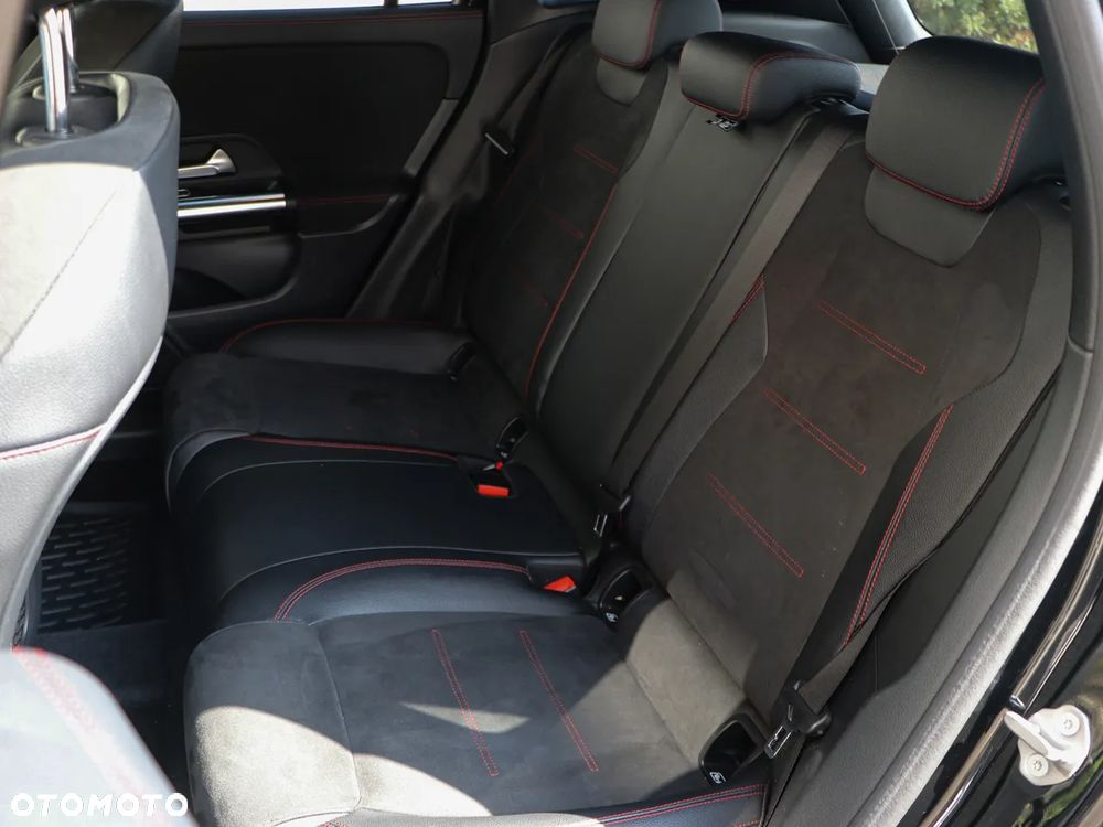 Mercedes-Benz GLA 200 AMG Line - 16
