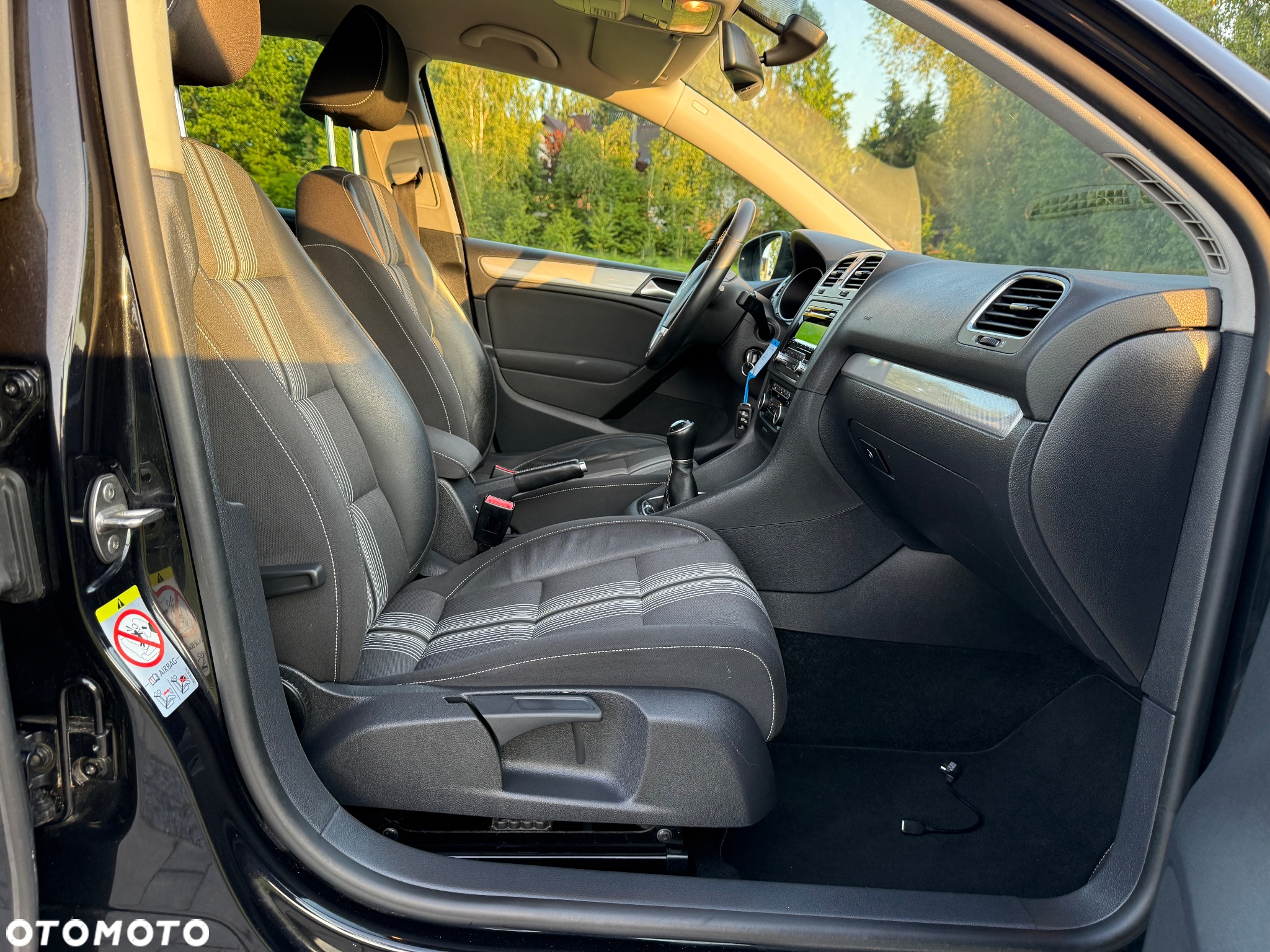 Volkswagen Golf VI 1.6 TDI Comfortline - 8