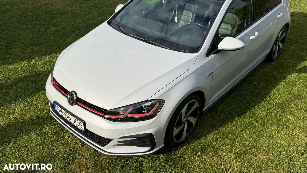Volkswagen Golf 2.0 TSI DSG GTI - 3