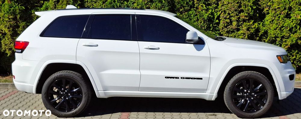 Jeep Grand Cherokee - 11