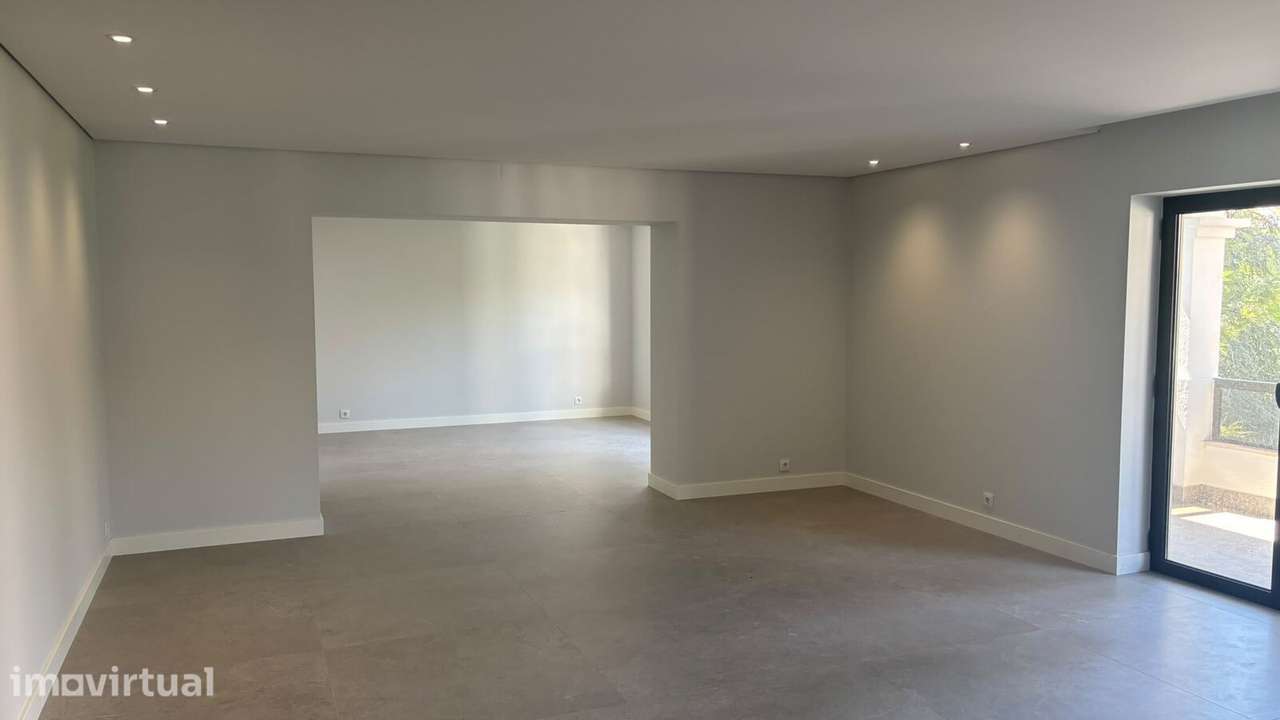 Apartamento T4 com estacionamento, Monte Estoril, Cascais - Grande imagem: 3/41