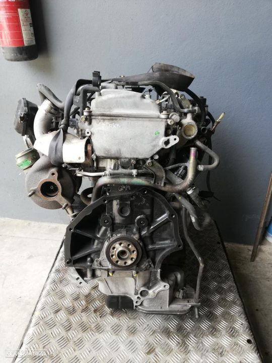 Motor Nissan Navara D40 - 10