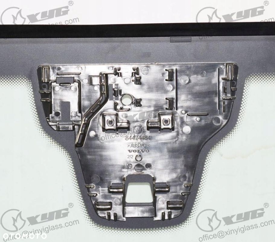 SZYBA CZOŁOWA VOLVO FH 2018- KAMERA - 2