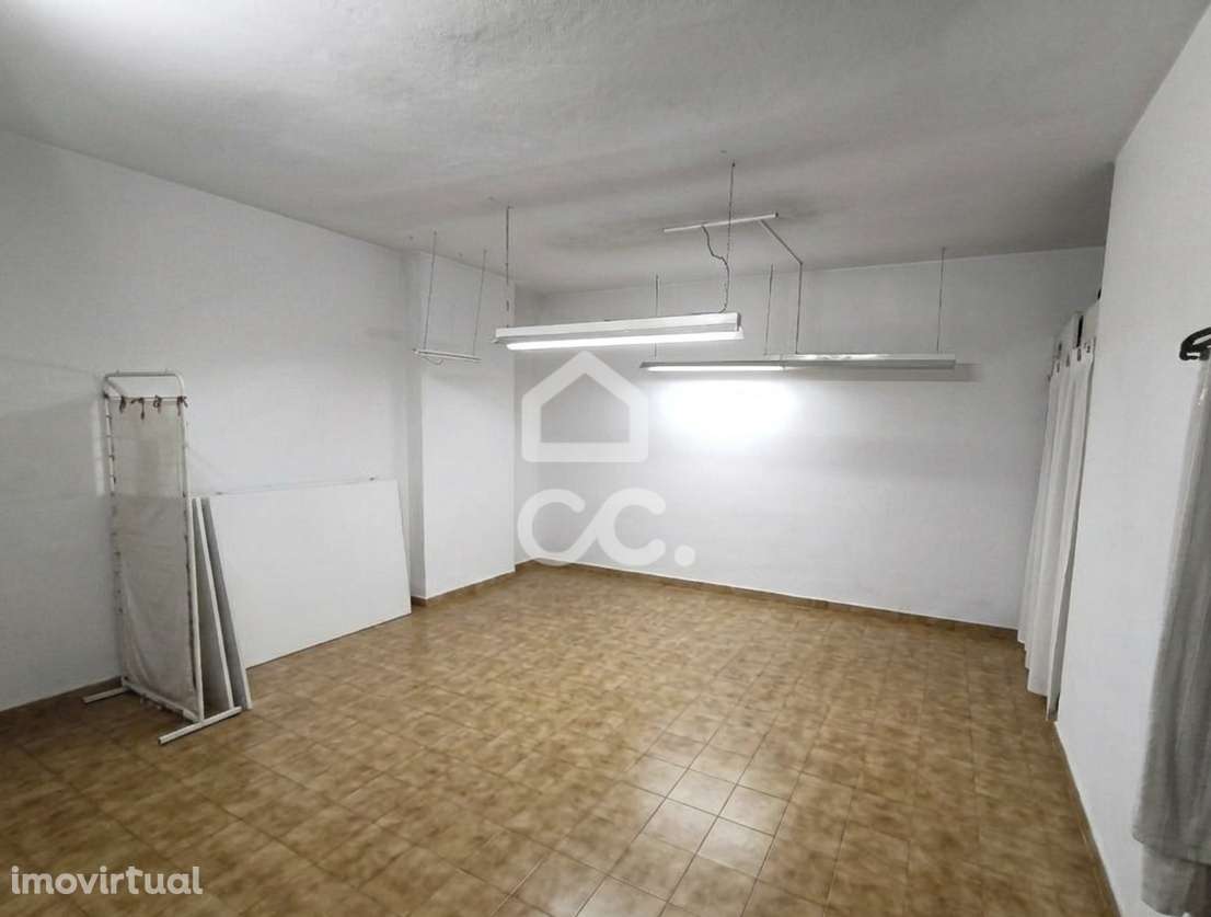 Loja para arrendar em Creixomil - Guimarães - Grande imagem: 2/3