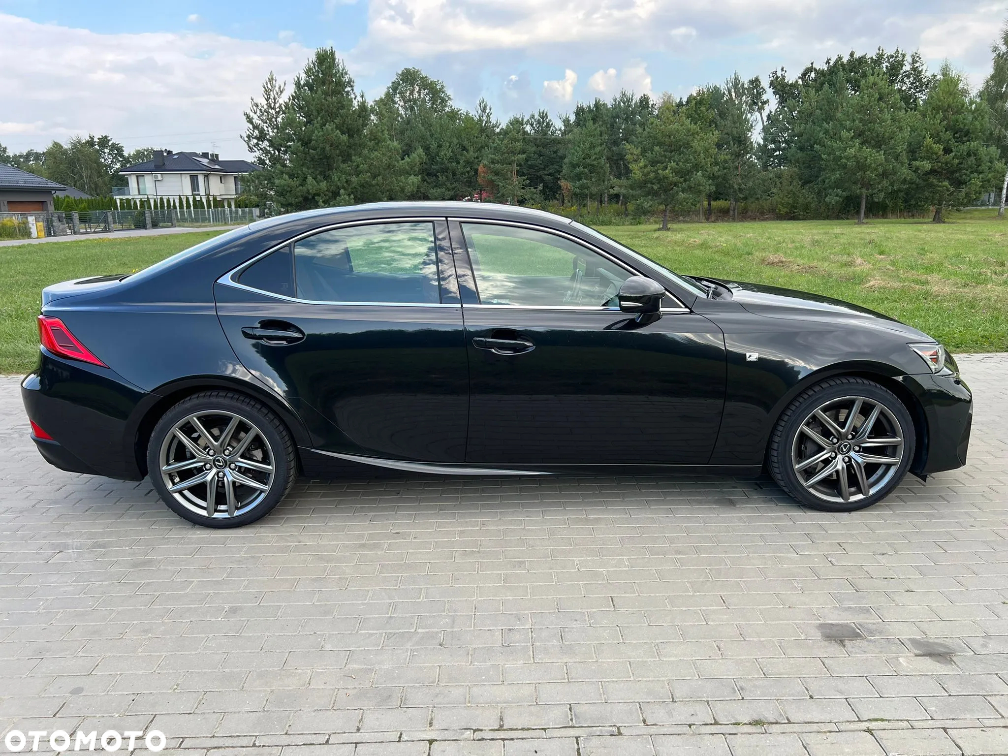 Lexus IS 200t / 300 F Sport - 23