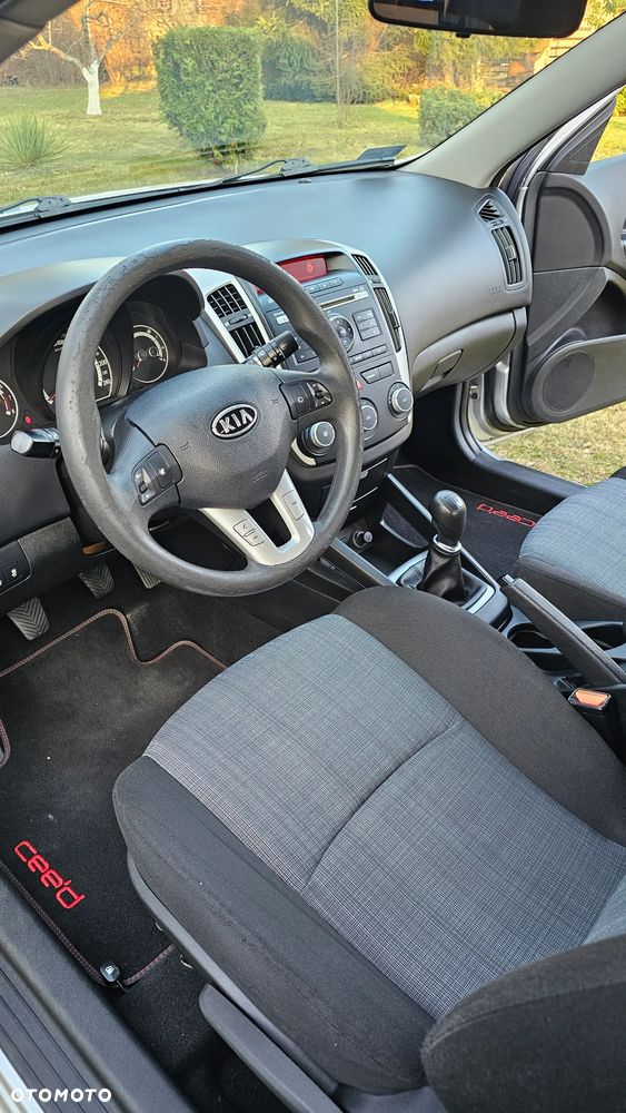 Kia Ceed 1.4 CVVT ISG Attract - 10
