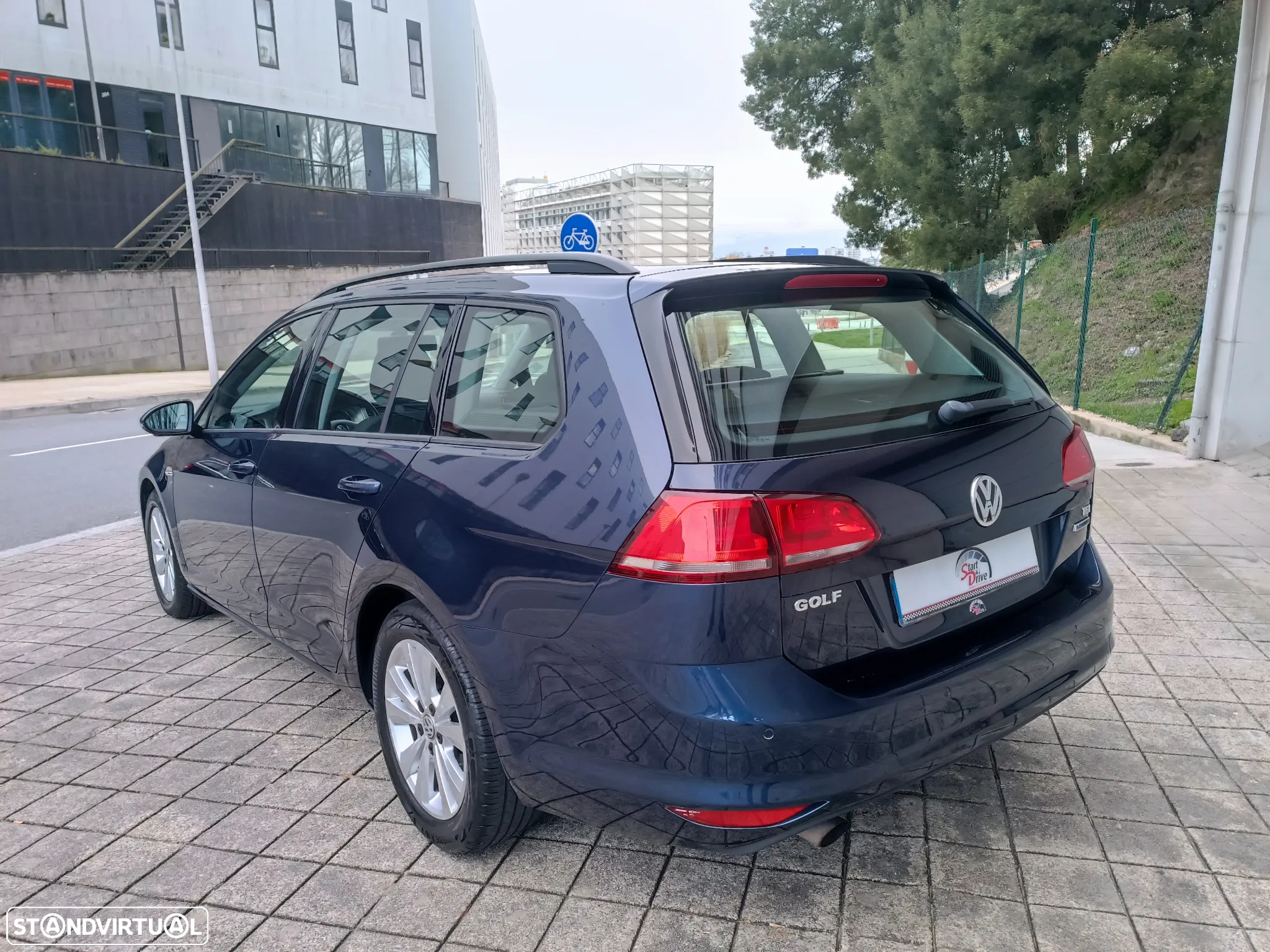 VW Golf Variant 1.6 TDi BlueMotion Confortline - 8