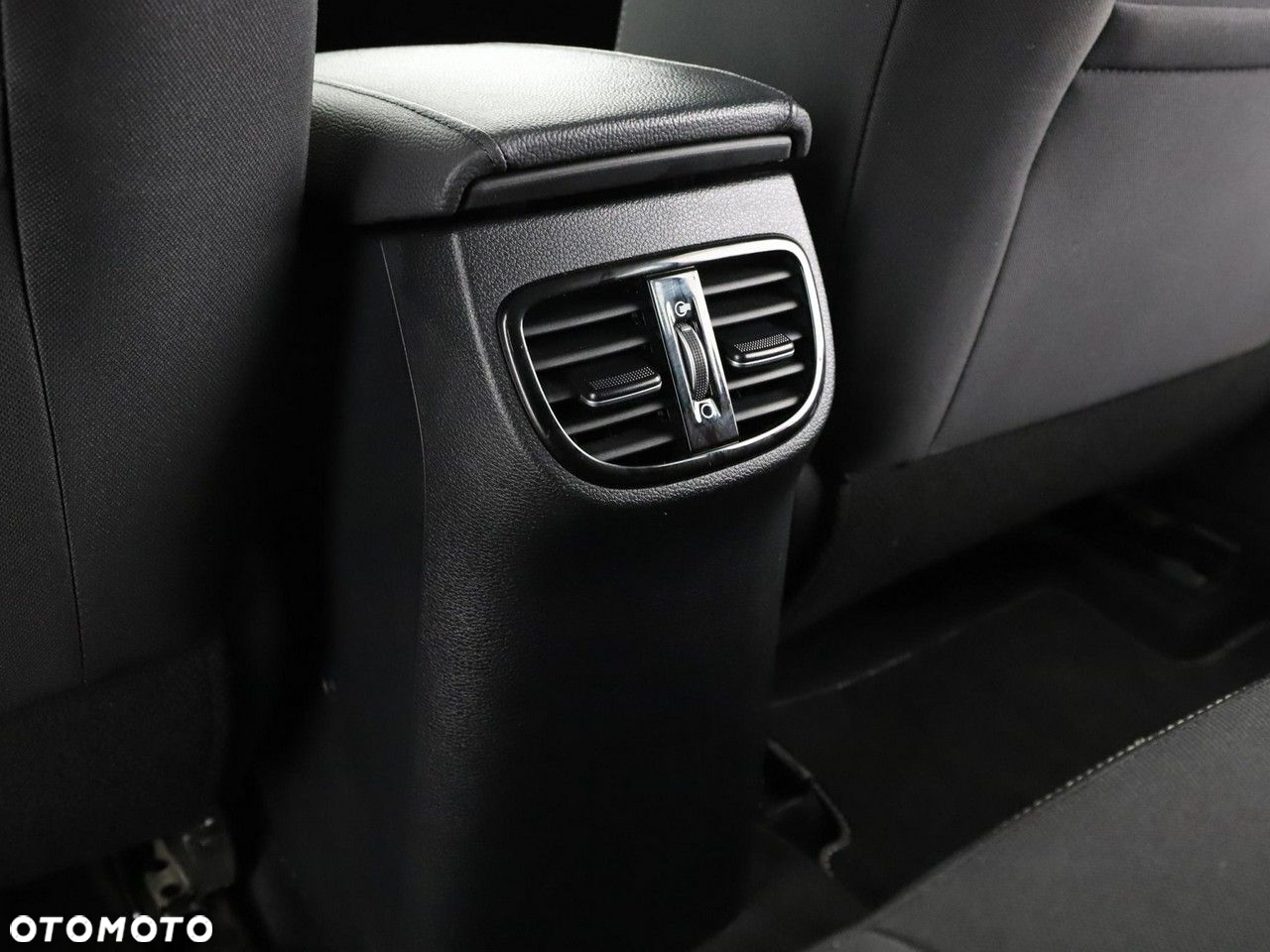 Kia Ceed 1.6 GDI PHEV L DCT - 39