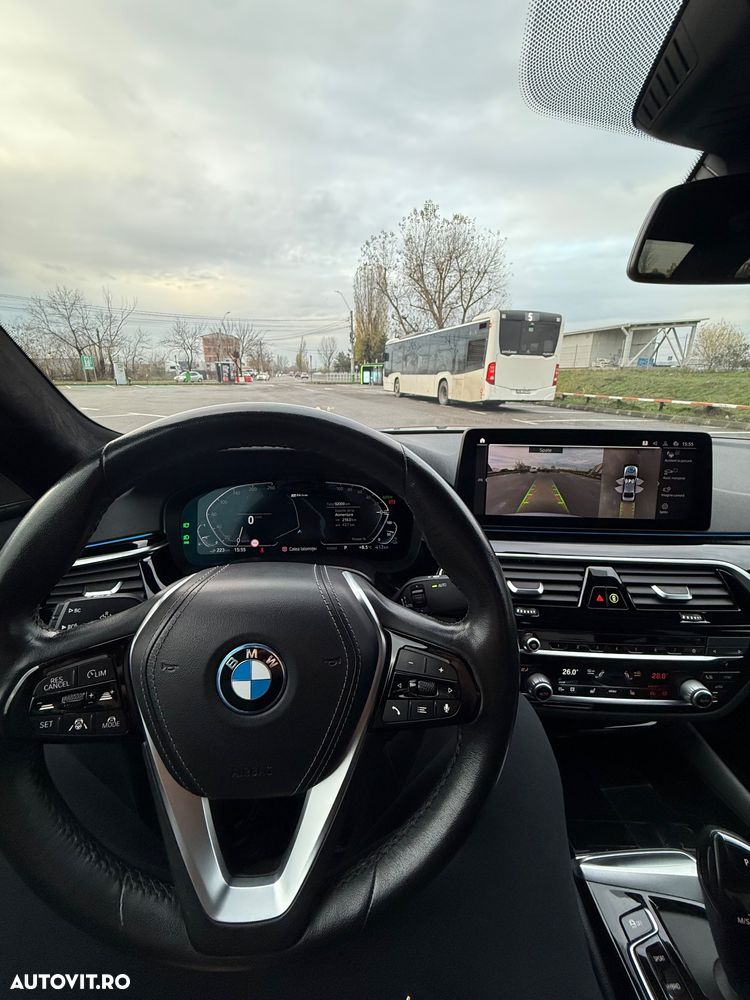 BMW Seria 5 530e Aut. - 9