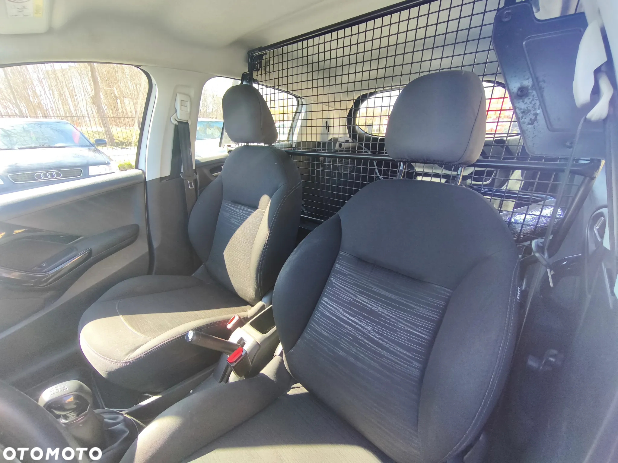 Peugeot 208 VAN - 11