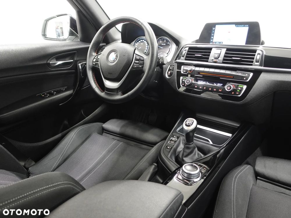 BMW Seria 1 118d xDrive Edition Metropolitan - 29