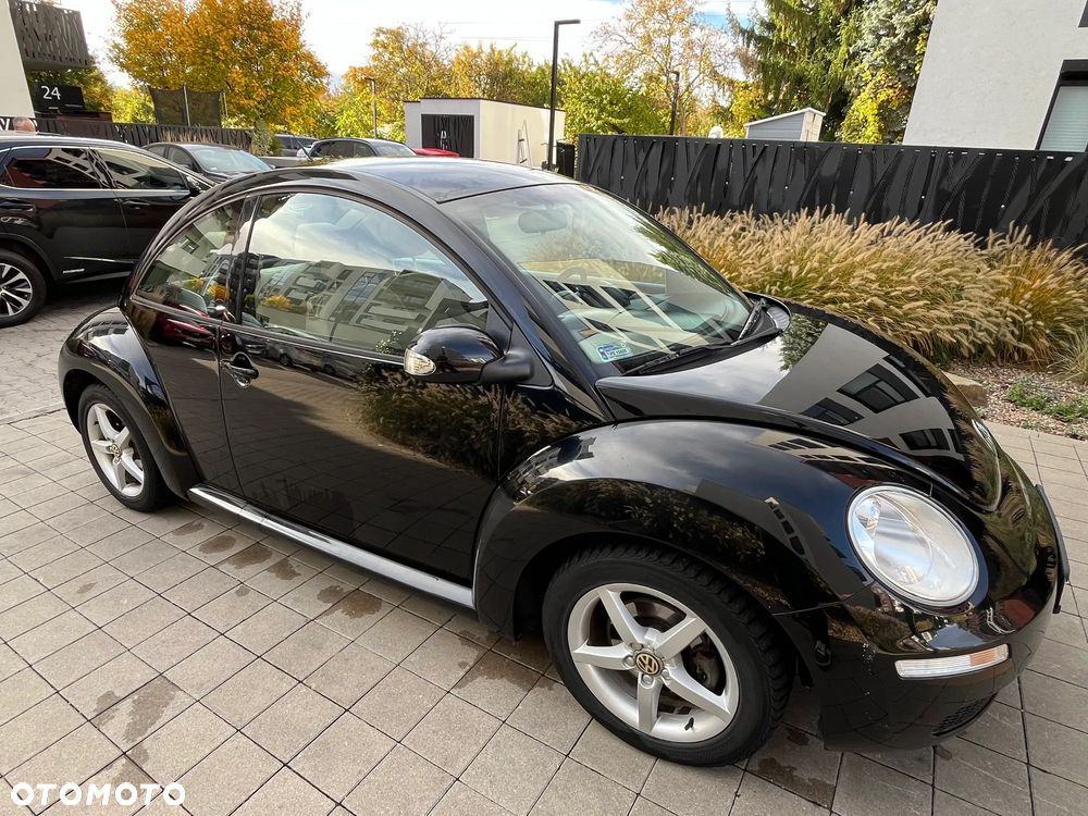 Volkswagen New Beetle - 1