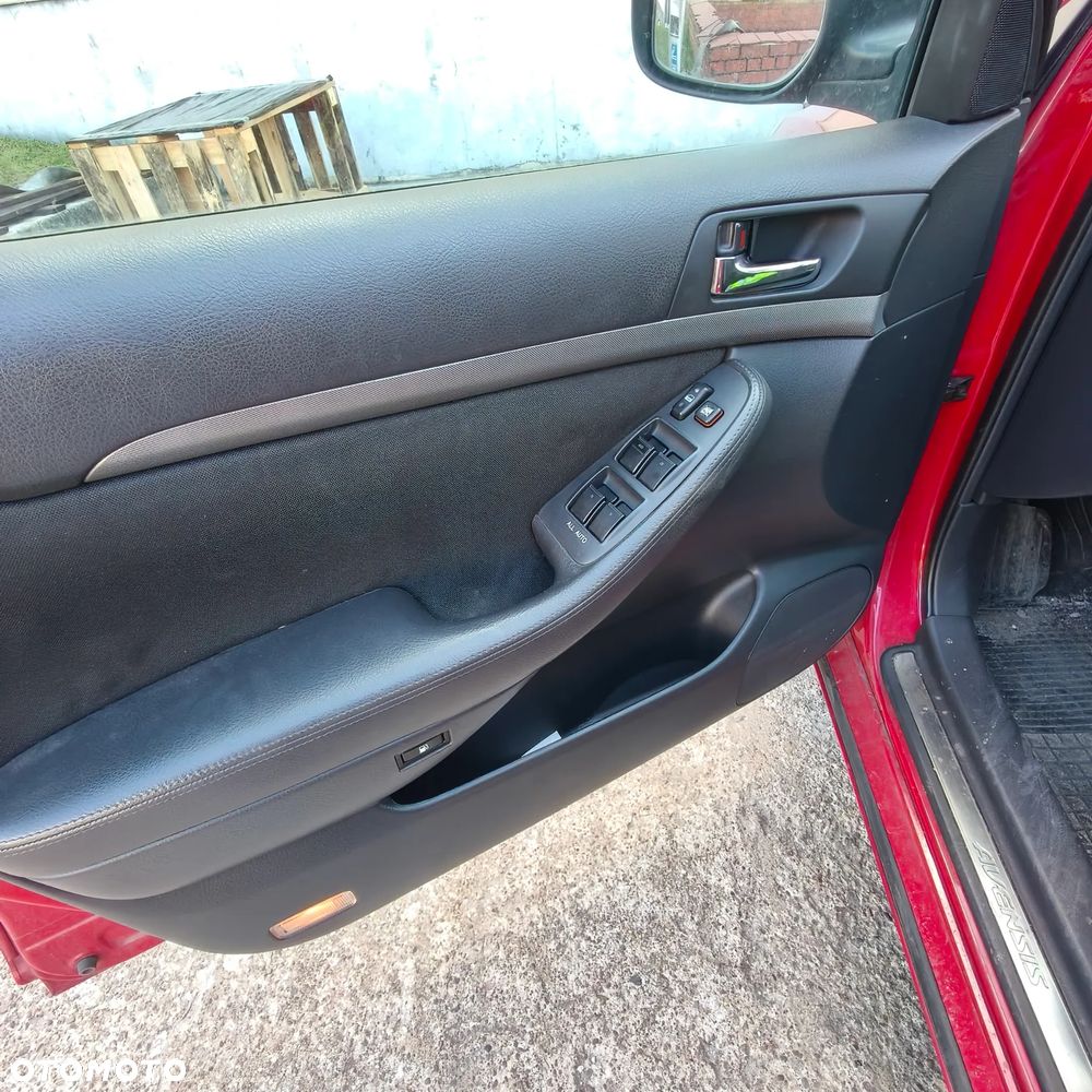 Toyota Avensis 2.0 VVT-i Automatik Sol - 12