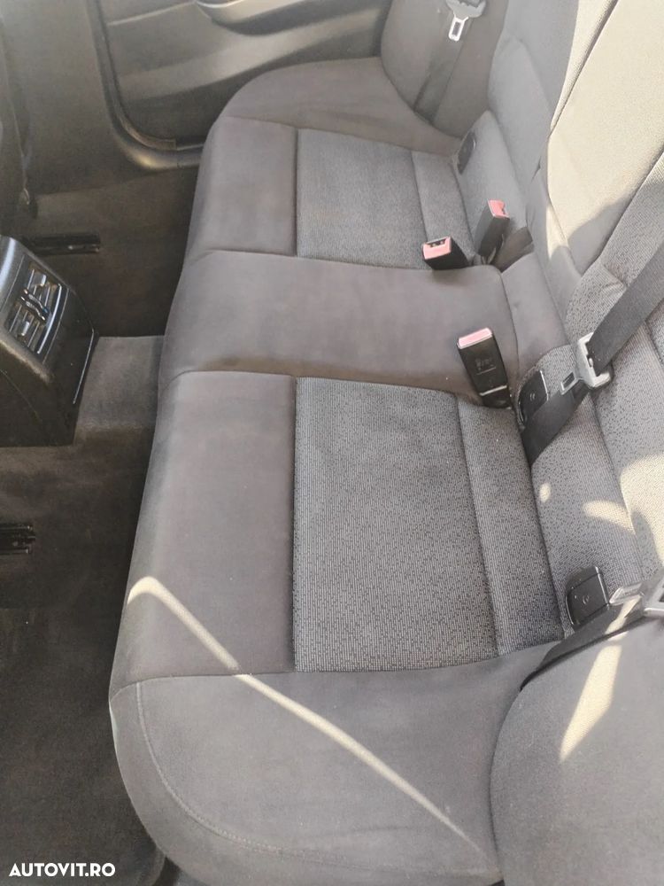 BMW Seria 3 320d DPF Touring Aut. - 13