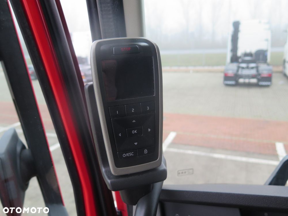 Volvo FH 460 GLOBETROTTER - 9