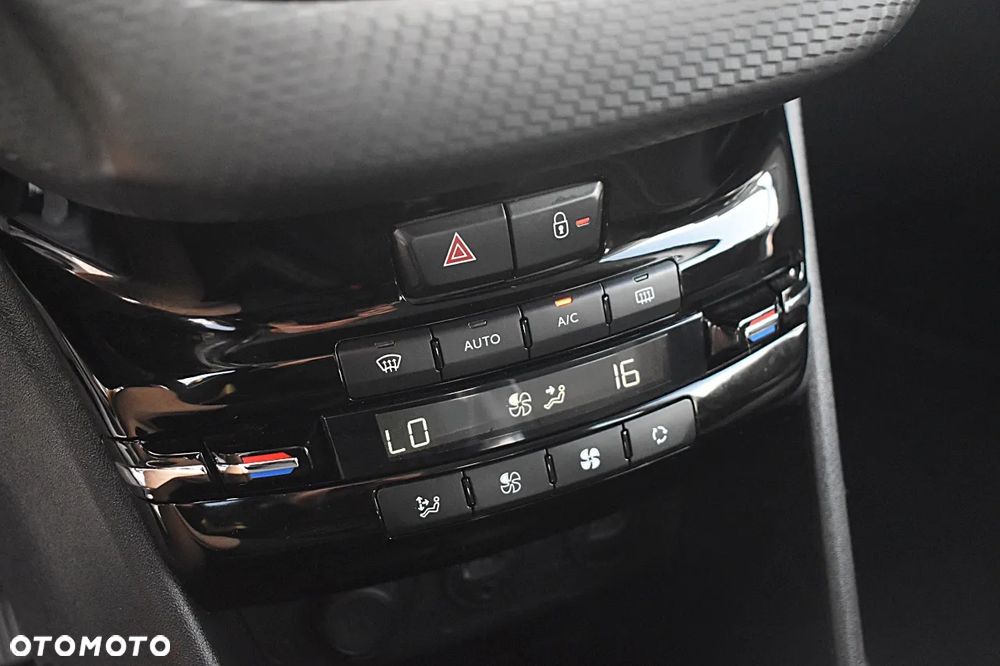 Peugeot 2008 1.6 e-HDi Allure S&S - 25