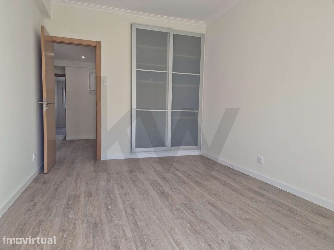 T3   Arrendamento,   Remodelado 107m2, na Damaia Junto à Urb. Neudel. - Grande imagem: 5/45