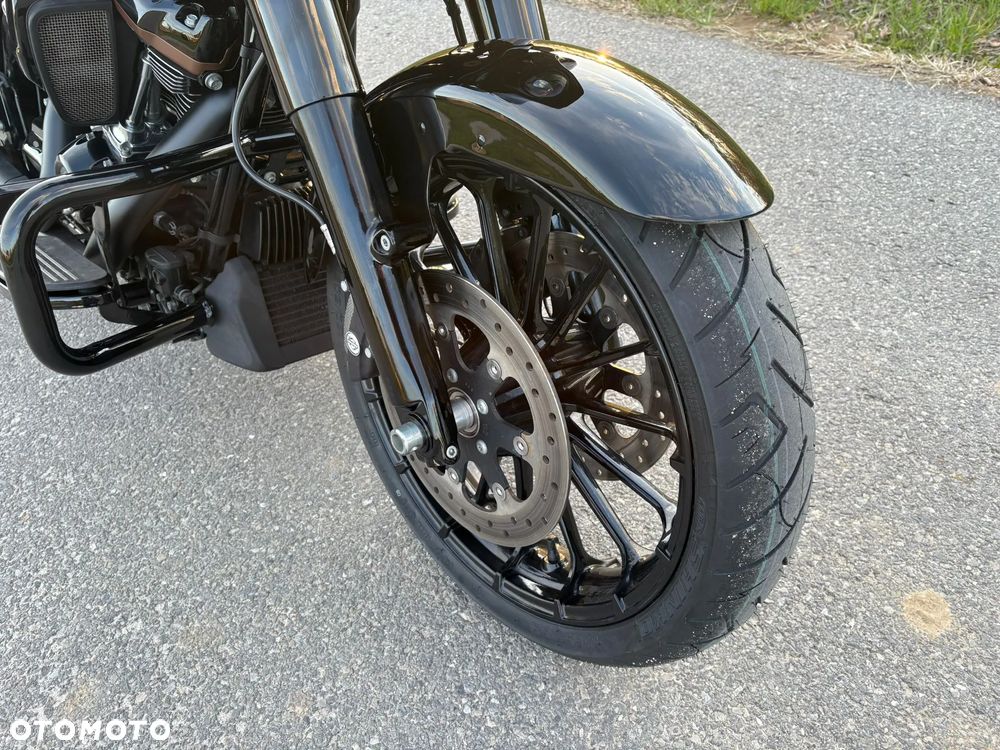 Harley-Davidson Touring Street Glide - 12