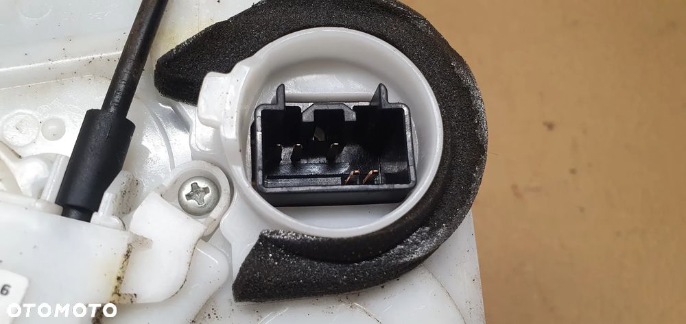 Zamek prawy przód przedni prawy 5 PIN Mazda 6 II - 5