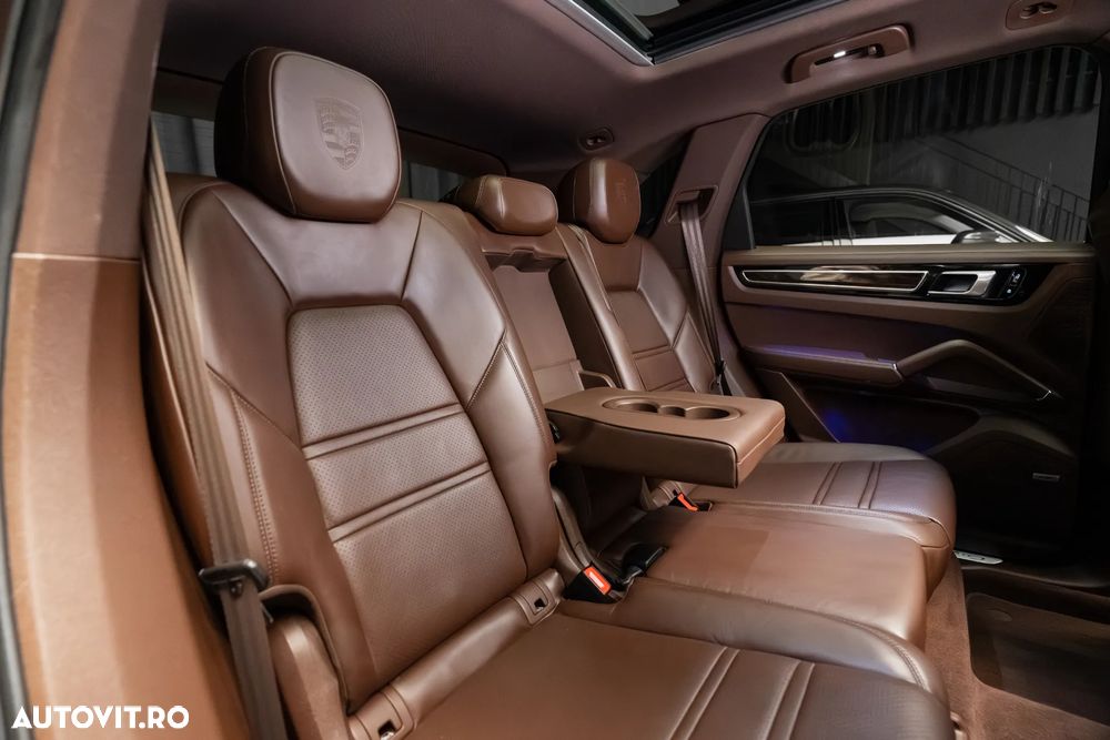 Porsche Cayenne - 33