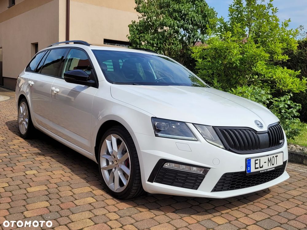 Skoda Octavia Combi 2.0 TDI DSG RS - 4