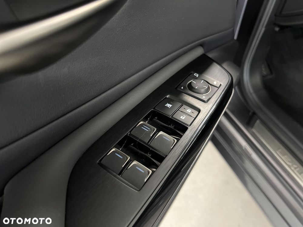 Lexus ES 300h Business Edition - 24