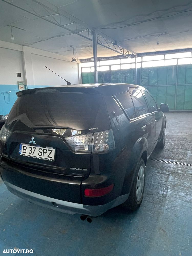 Mitsubishi Outlander 2.0 DI-D Instyle+ - 4