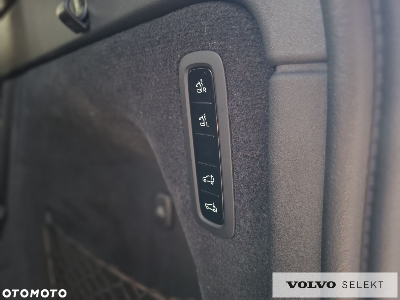 Volvo EX90 - 37