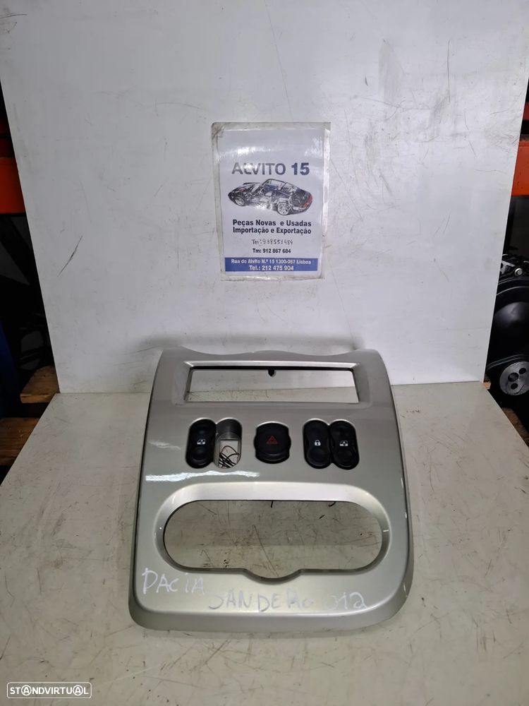 Consola central Dacia Sandero 2012 - 1