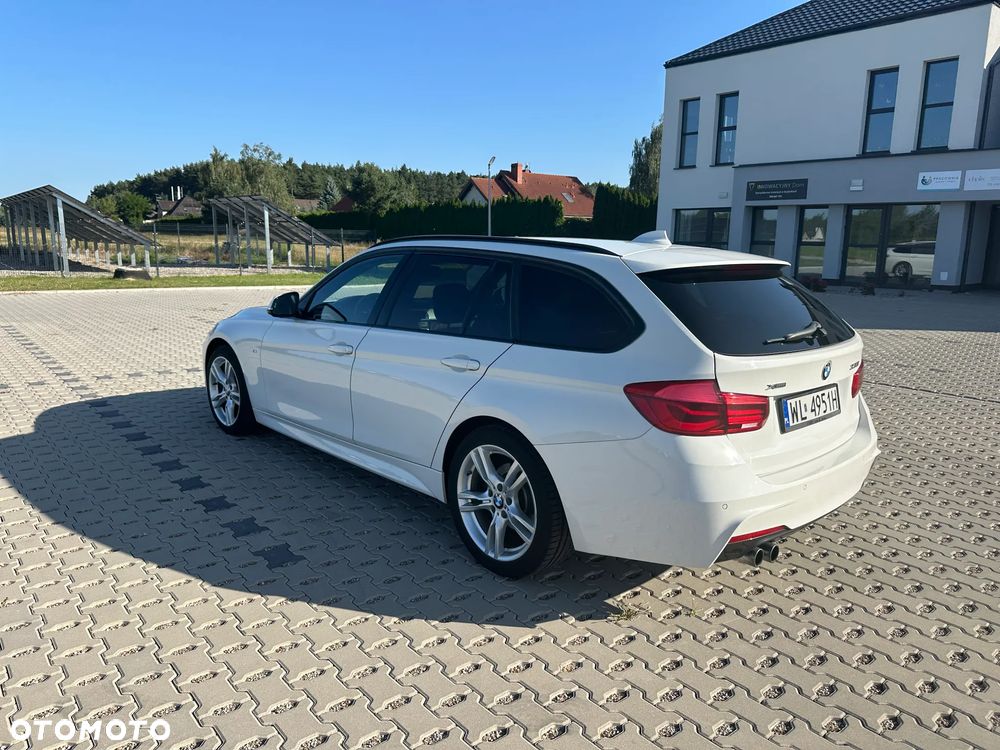 BMW Seria 3 330i xDrive M Sport - 3