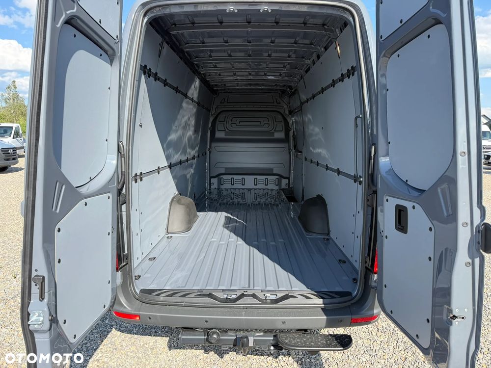 Mercedes-Benz Sprinter - 9