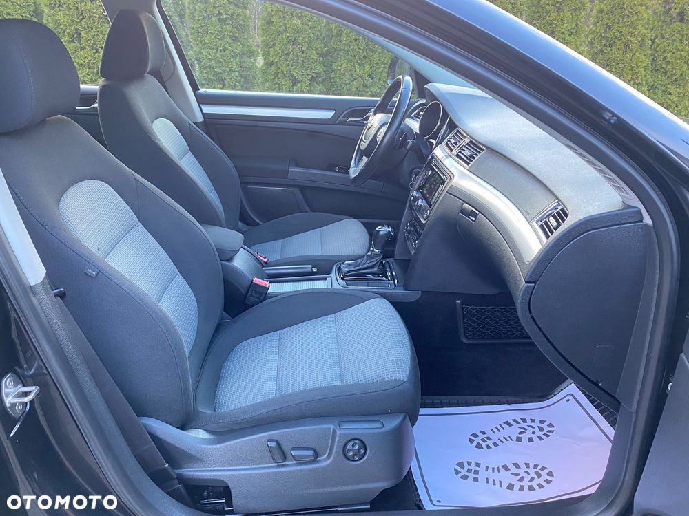 Skoda Superb 2.0 TDI DSG Elegance - 34