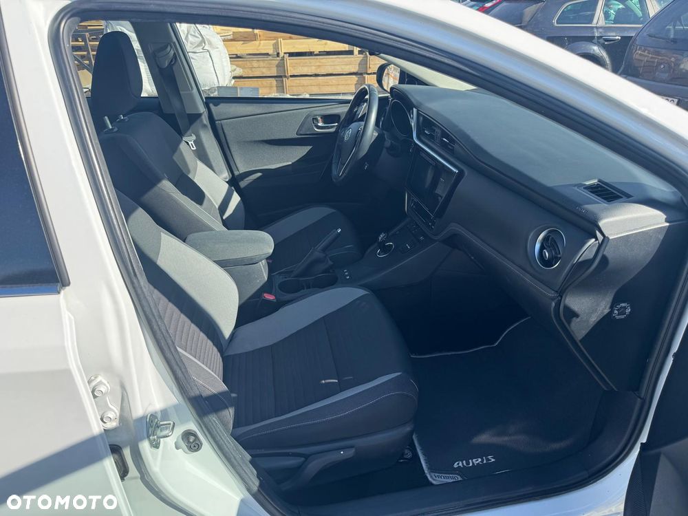 Toyota Auris Hybrid 135 Prestige - 9