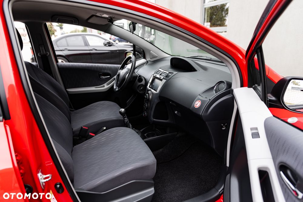 Toyota Yaris 1.33 Prestige - 25